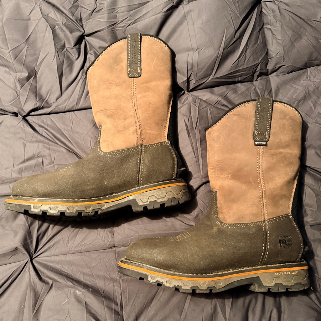Timberland Pro 8.5 Wide These Are Steel Toe Boots.